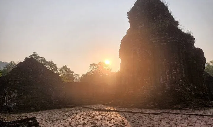 My Son Sunrise Tour to Avoid Crowd & Take Nice Photos from 5:10 a.m to 9a.m