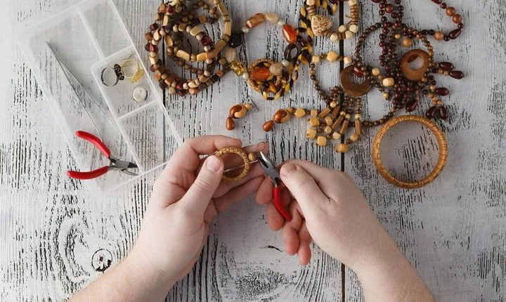 Indian Ethnic and Handmade Jewelry Half-Day Workshop Visit