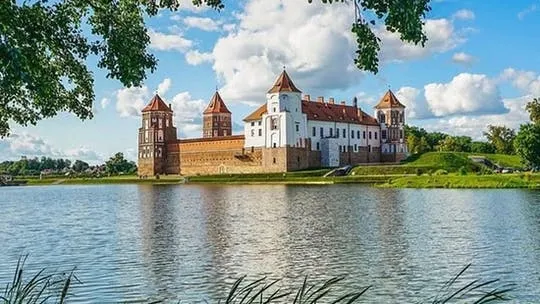 Shared tour to Nesvizh Palace and Mir Castle with an English speaking driver from Minsk