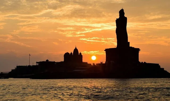 Day trip to Kanyakumari beach and Padmanabhapuram palace