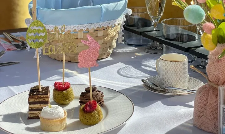 Best of London - Easter Afternoon Tea Tour