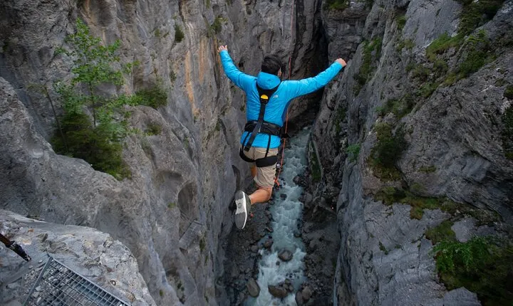 Canyon Swing with OUTDOOR