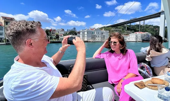 Bosphorus Yacht Cruise Experience: Visit the Asian Side