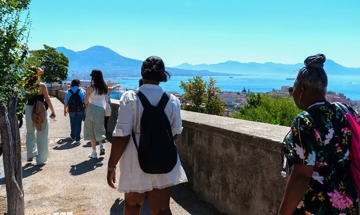 Naples Panoramic Walking Tour: From the hill to the center