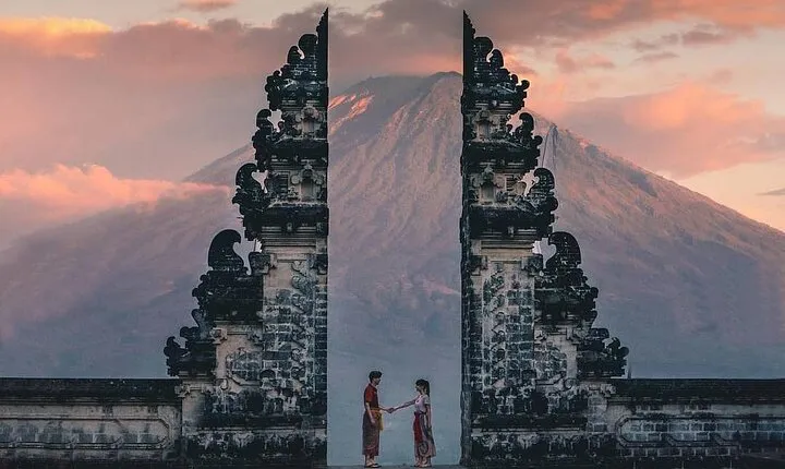 Full Day Bali Private Tour of Raja Amlapura Lunch and Dinner