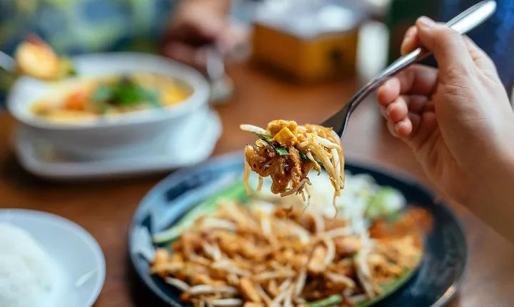 The 10 Tastings of Chiang Mai With Locals: Private Street Food Tour 