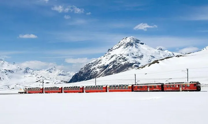 Lake Como Cruise, St. Moritz & Bernina Red Train Tour from Milan