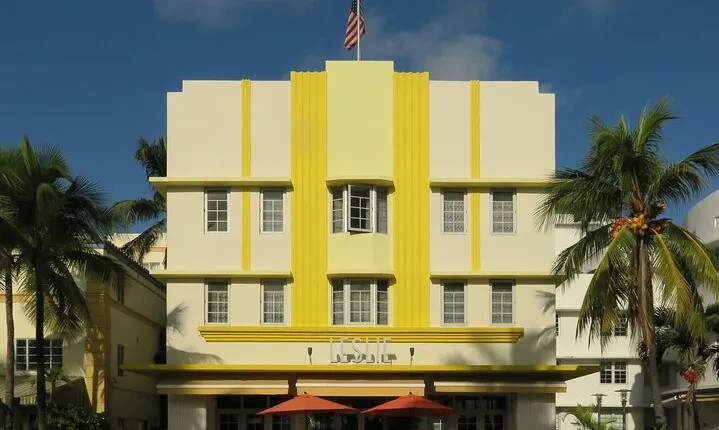 Walk and ramble with us around Miami Beach