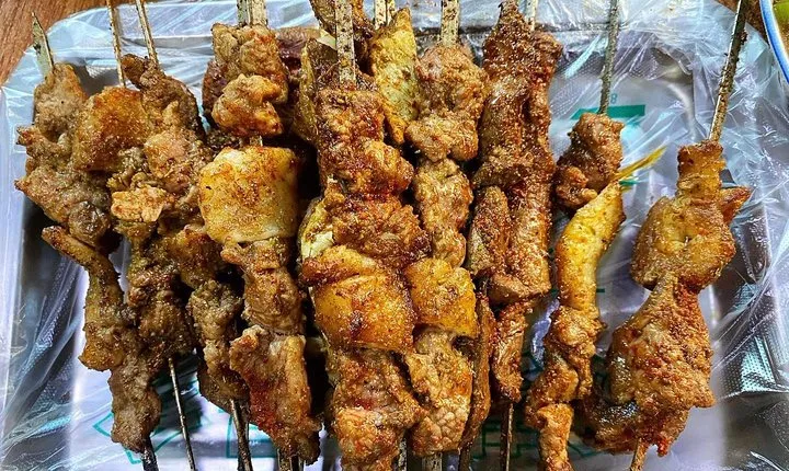 Pearl River Night Cruise with Xinjiang Cuisine Dining Experience in Guangzhou