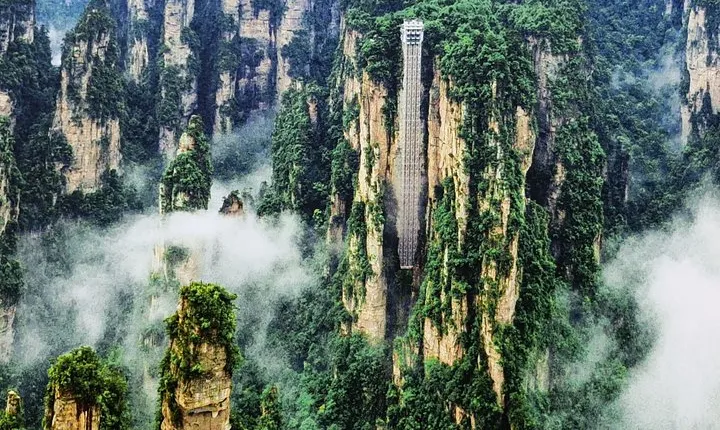 11-Day private tour from Sichuan to Zhangjiajie with the Jiuzhaigou & Fenghuang