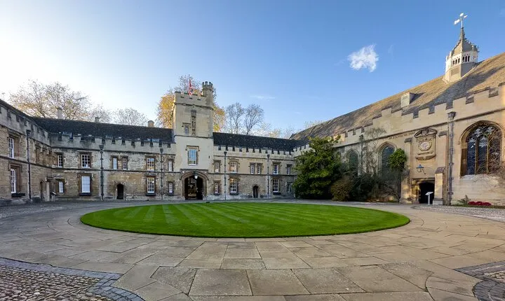 Oxford: Inspector Morse, Lewis, and Endeavour Walking Tour