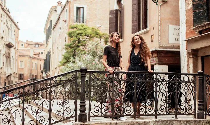Highlights & Hidden Gems With Locals: Best of Venice Private Tour