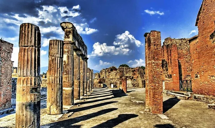 Pompeii tour in a small group with Licensed Guide