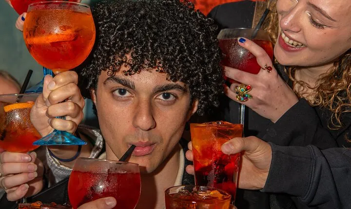 Florence Bar Crawl: Drink, Laugh & Learn Forbidden History