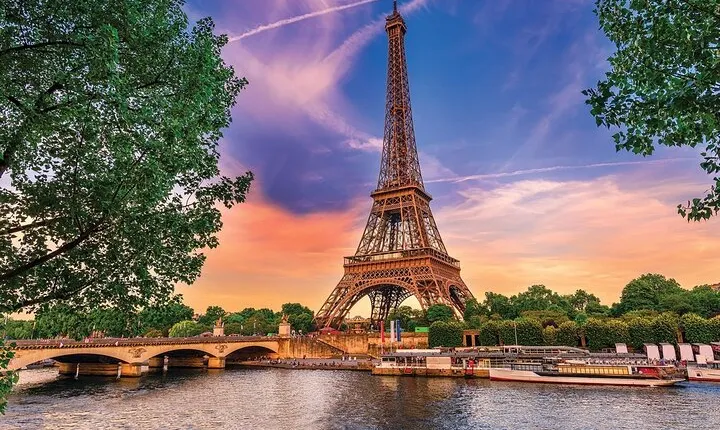 Eiffel Tower Guided Tour with Expert Insight