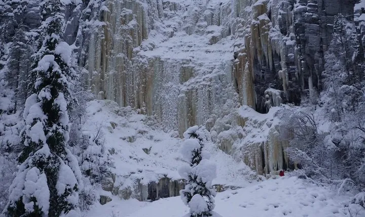 Korouoma- loop hiking to the magical frozen waterfalls