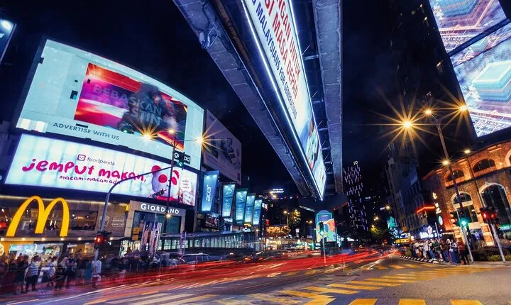 Kuala Lumpur: Nightlife Walking Tour with Local Guide