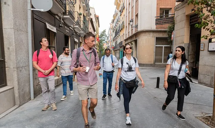 Private Tour in Prado Museum & Madrid’s Iconic Neighborhoods