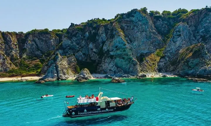 Tour of the Costa degli Dei by boat, 3 hours with aperitif included