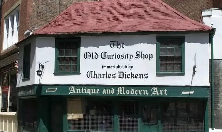 London's Hidden Gems and Secret History Private Guided Tour