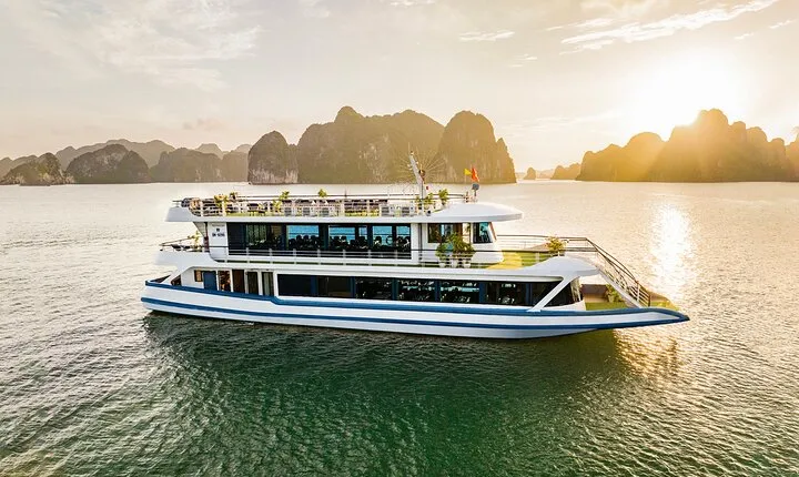 Halong bay Luxury Cruise Day trip: Buffet lunch & Limousine bus