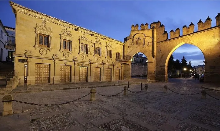 Monumental Úbeda and Baeza - Guided tours with interiors