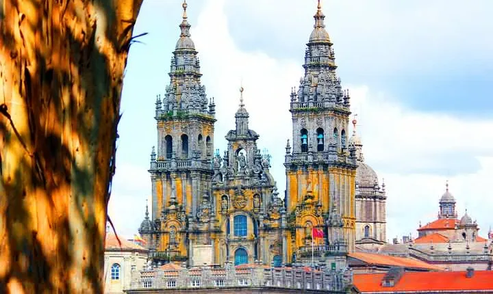 Old Town of Santiago de Compostela Walking Tour
