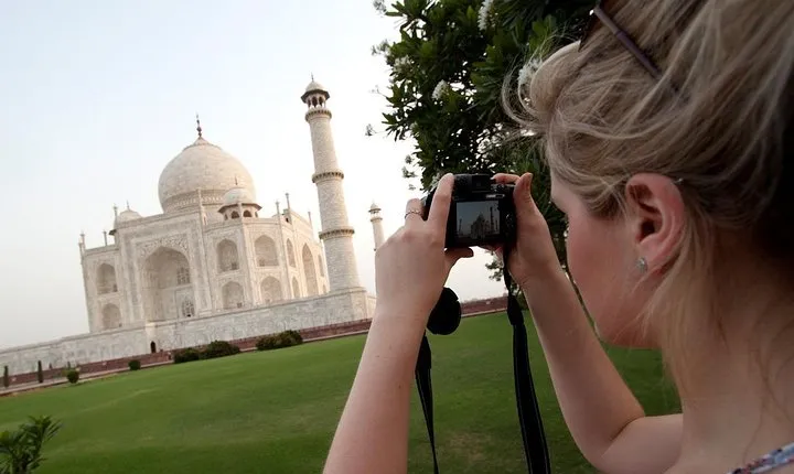 Same Day Agra Taj Mahal Tour by Gatimaan Express Train