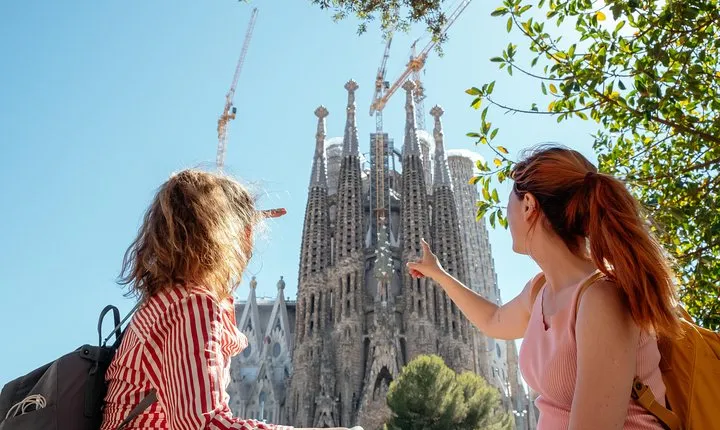 Treasures of Barcelona: Private Gaudi Walking Tour