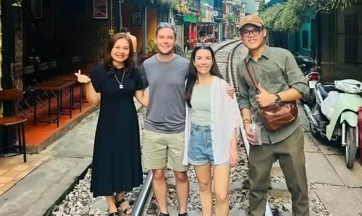 Private Hanoi City Half-Day Tour with Train Street Visiting