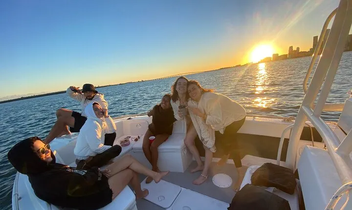 Miami: Sunset Boat Charter Cruise in a Formula Thunderbird