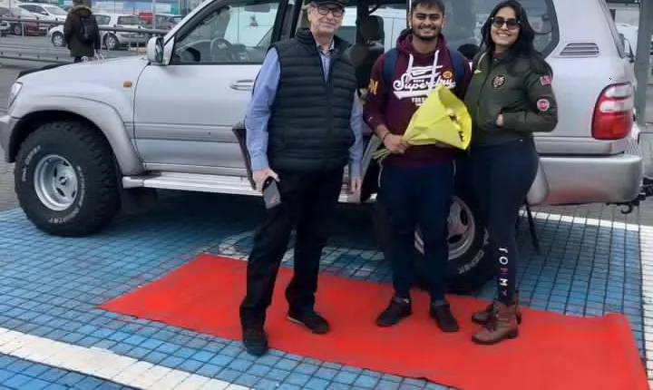 Royal Welcome with Red Carpet Treatment