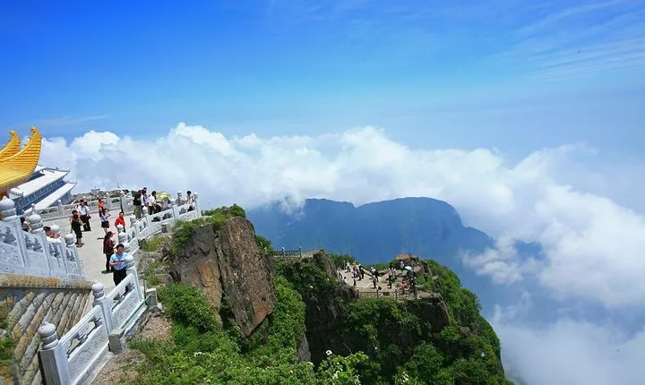 Private Tour: 2-Day Trip from Chengdu to Leshan and Mt Emei