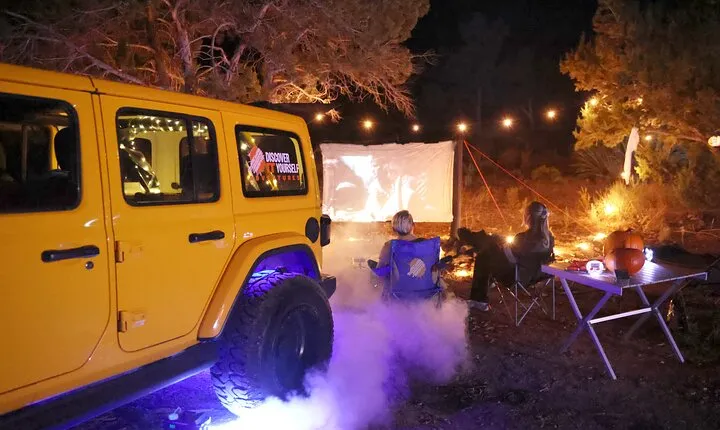 Jeep + Movie + Stars: A Romantic Night in the Las Vegas Mountains