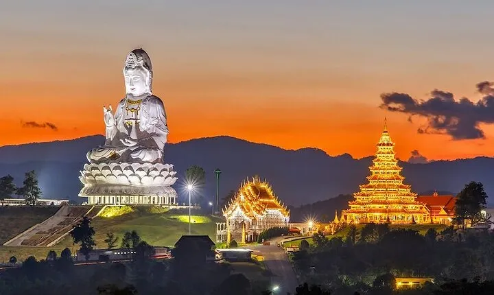 Explore Chiang Rai: City and Temples Experience