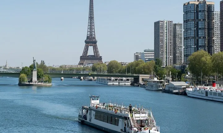 Paris Theo Boat Seine River Italian Trattoria Style Dinner Cruise