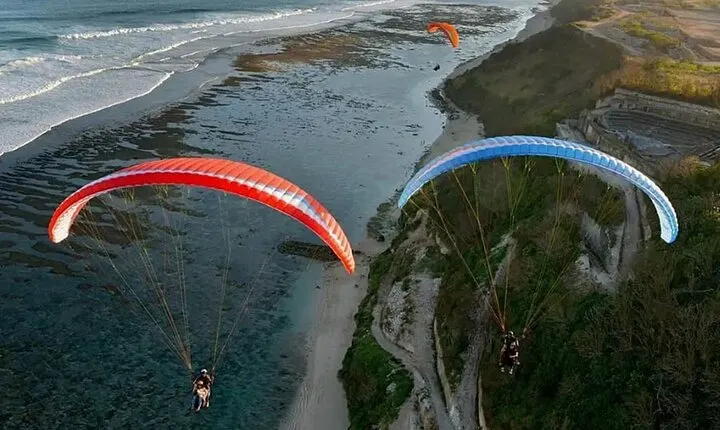Experience Paragliding in Bali with Professional Instructor