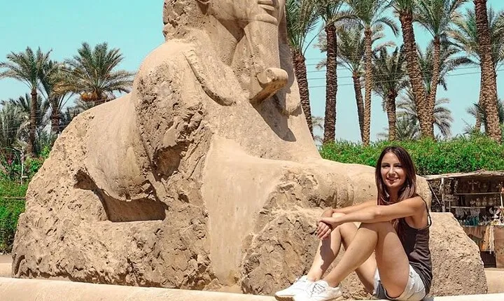 Private Guided Tour to Giza Pyramids, Sphinx, Memphis and Saqara From Cairo