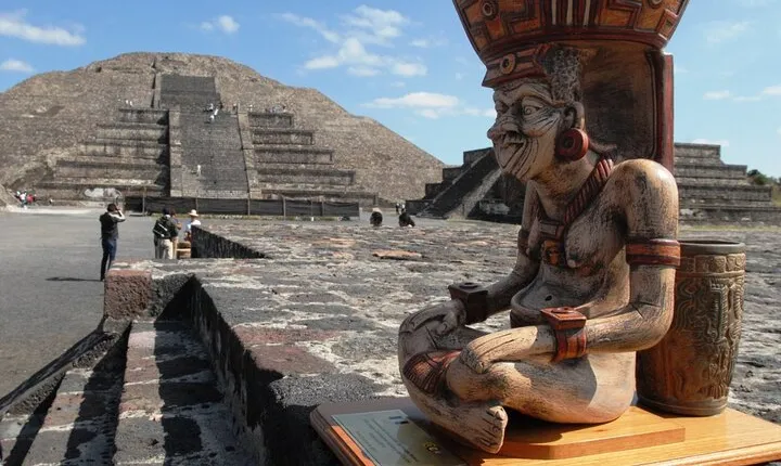 Private Tour to the Pyramids of Teotihuacán from CDMX from 1 to 4 people