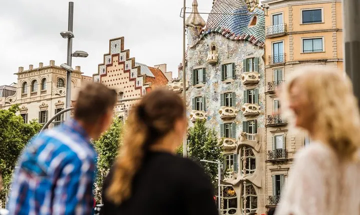 Barcelona Private Tours with Locals: 100% Personalized, See the City Unscripted