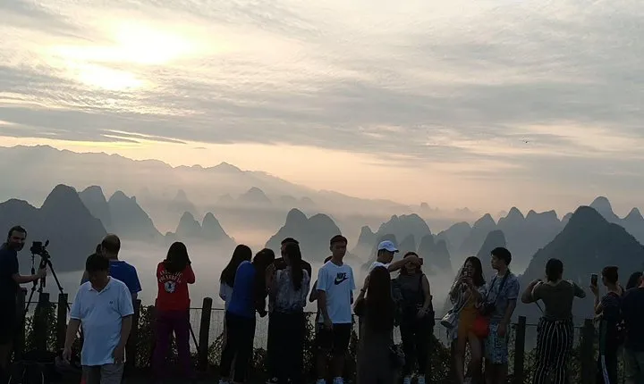 Half Day Self-Guided Yangshuo Xianggong hill Sunrise and Yulong Bamboo Boat Tour