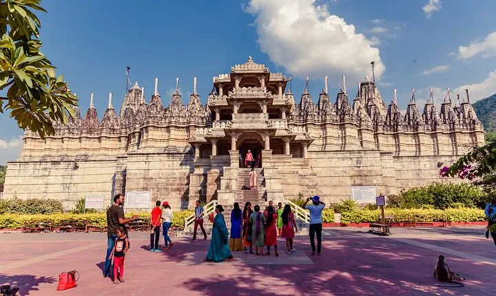 A Day Tour of Ranakpur Temple & Kumbhalgarh Fort from Udaipur