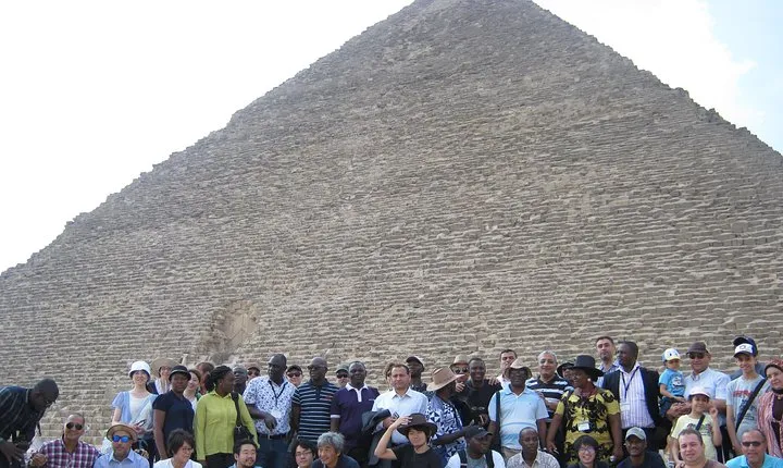 Private full day tour to Giza Pyramids, Sphinx, Sakkara and Dahshour with guided