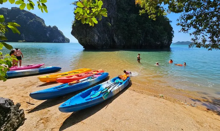 Half day 3 island, Kayaking (Talabeng Sea Cave)