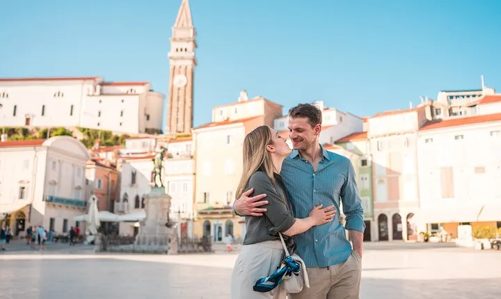 Romantic Faro Walking Tour: Historic Sights & Serene Gardens