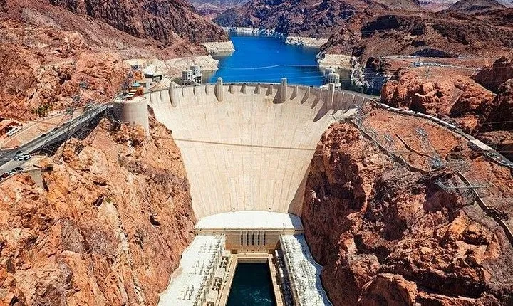 Private roundtrip from Las Vegas to Hoover Dam by SUV - 3.5 hrs