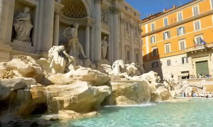 Golf cart tour: explore Rome's iconic landmarkes with ease