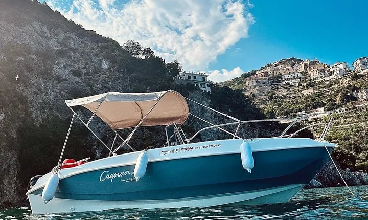 Amalfitan coast boat rent no license or with professional skipper