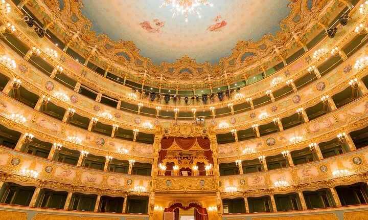 Guided Tour by the plumber Teatro La Fenice in Venice