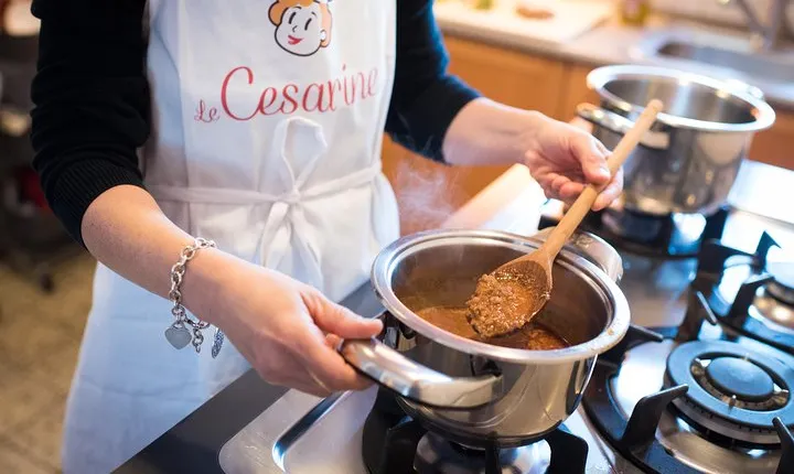 Cesarine: Market Tour & Cooking Class at Local's Home in Bologna